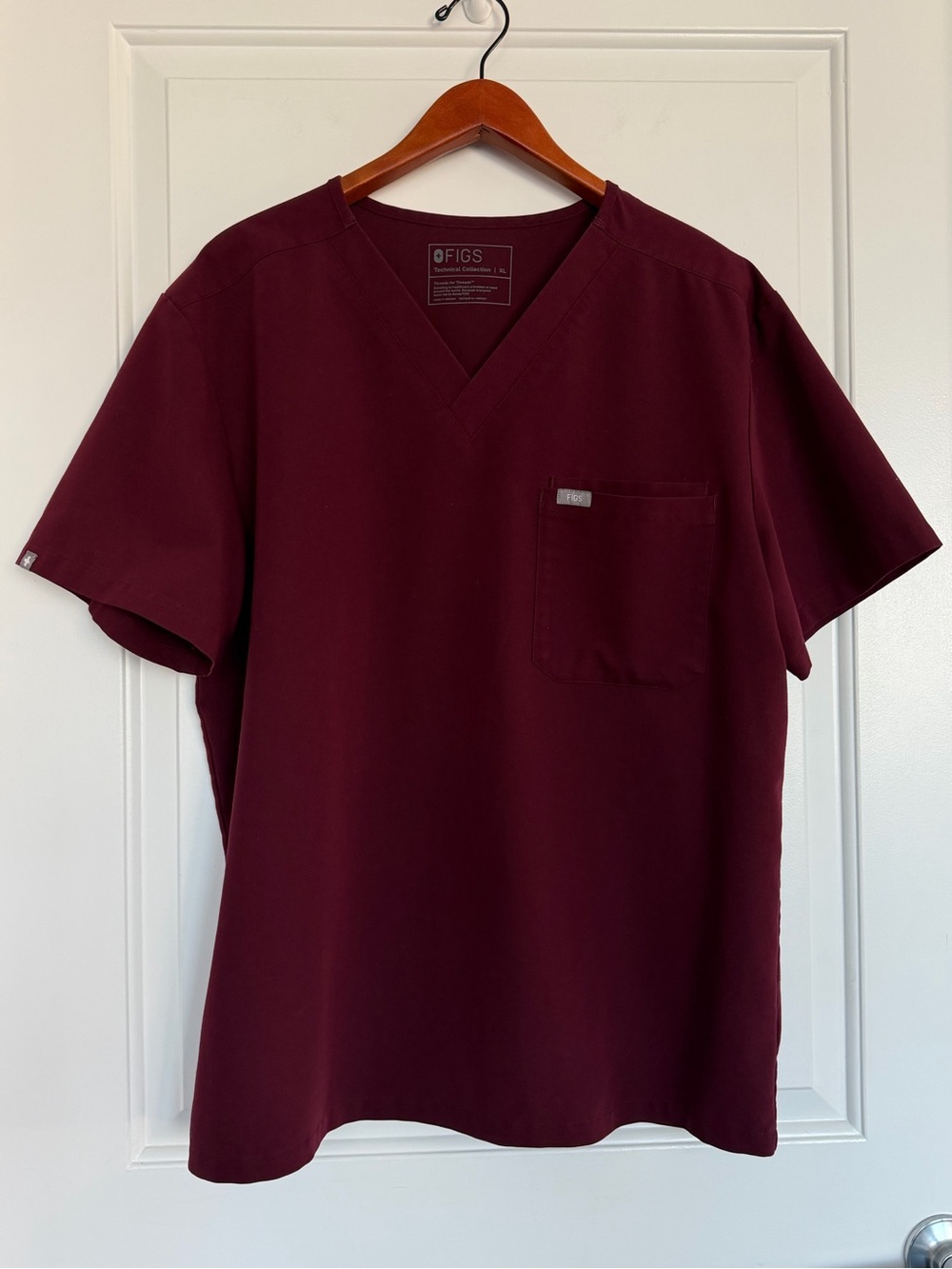 Figs Men’s Leon Scrub Top Burgundy XL